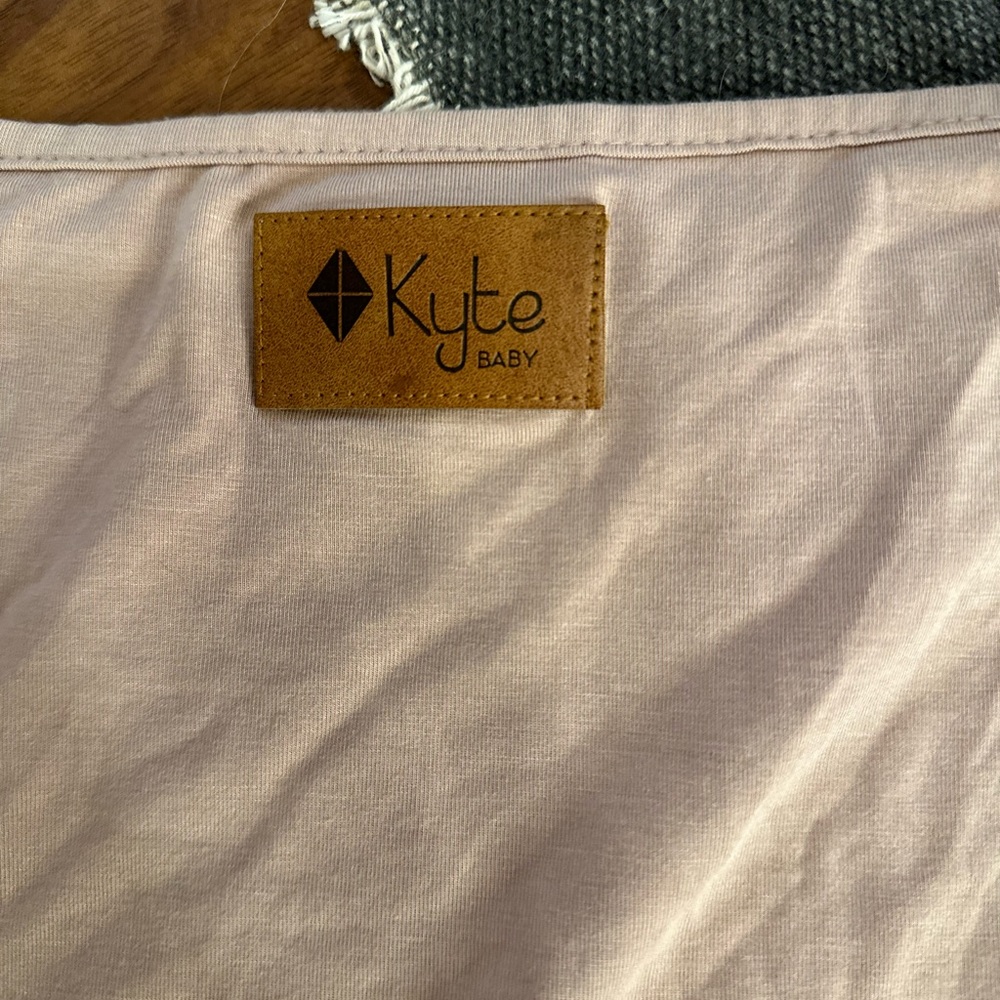 Kyte Baby Car Seat Cover, Nursing Cover